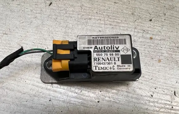 Renault Scenic I Airbag deployment crash/impact sensor 7700437301B 550759800