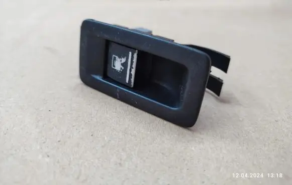 Volkswagen Touran I Electric window control switch 1F0959527