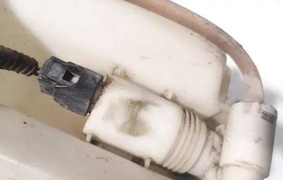 Nissan Tiida C11 Windscreen/windshield washer pump 