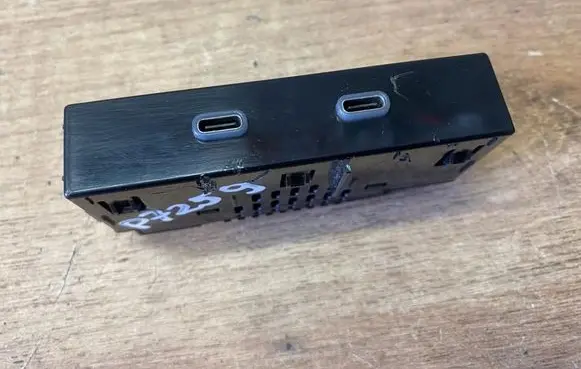 Skoda Octavia Mk4 USB socket connector 657035736