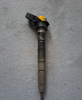 Audi A6 S6 C6 4F Fuel injector 0445115054
