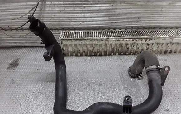 Seat Ibiza IV (6J,6P) Intercooler hose/pipe 6J0145770A