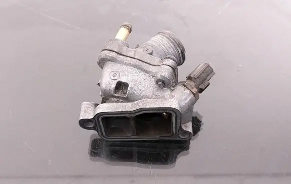 Volvo S60 Thermostat/thermostat housing 30650469