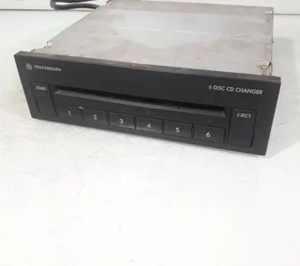 Volkswagen Golf IV CD/DVD changer SonyV05