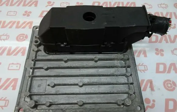 Ford Focus Engine control unit/module 5M51-12A650-FG 5M5112A650FG S118934102