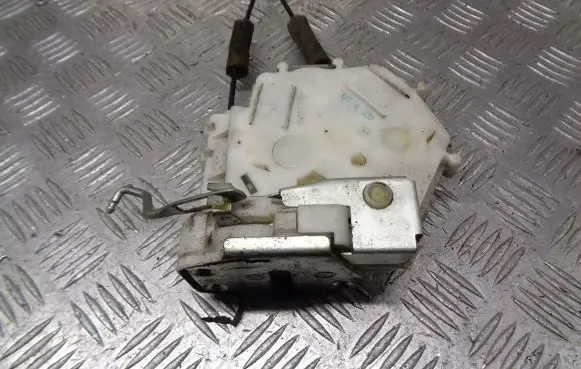 Honda FR-V Rear door lock