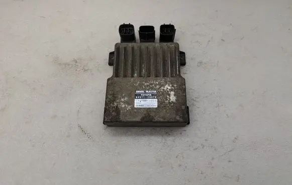 Toyota Avensis T250 Fuel injection control unit/module 1310001371 8987120070