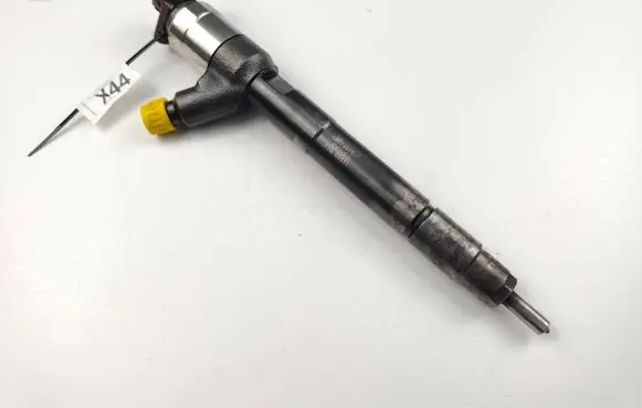 Opel Astra J Fuel injector RGC9412