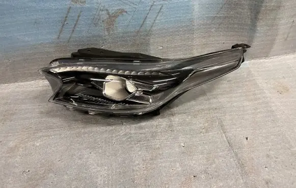 KIA Xceed Headlight/headlamp 92101J7300