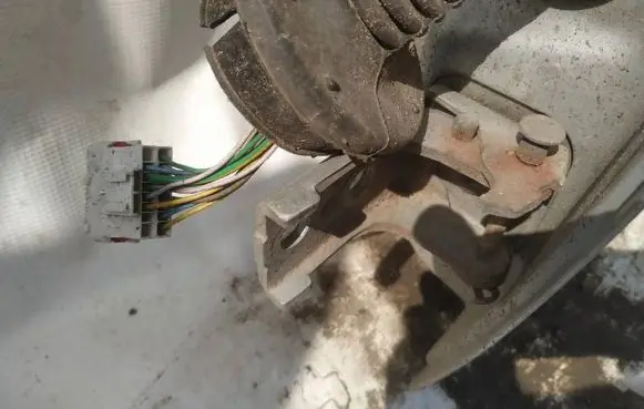 Citroen C3 Front door upper hinge