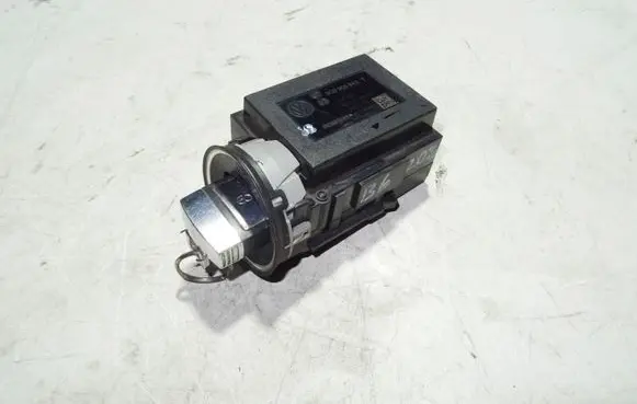 Volkswagen PASSAT B6 Ignition lock 3C0905843T