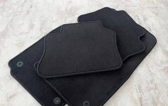 Renault Sandero II Car floor mat set 
