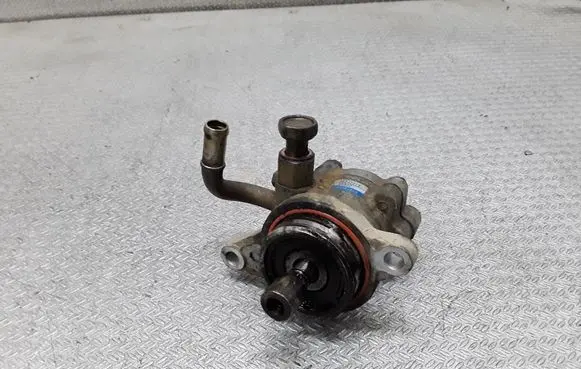 Nissan X-Trail T30 Power steering pump 8H800