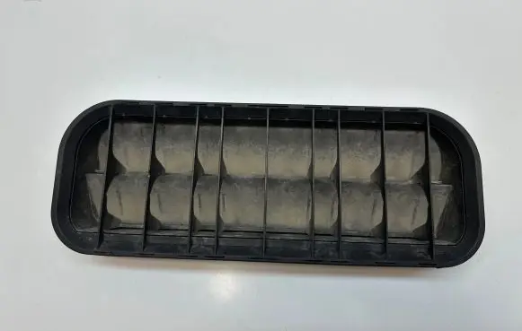 Volkswagen Amarok Quarter panel pressure vent 7E0819181