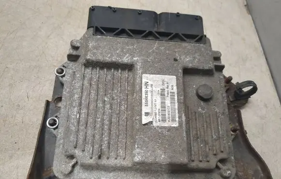 Opel Combo C Engine control unit/module 55566390 7160018401 6P72P97K