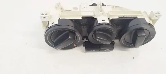 Skoda Octavia Mk1 (1U) Climate control unit 1J0820045E
