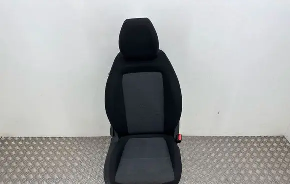 Fiat Tipo Front passenger seat