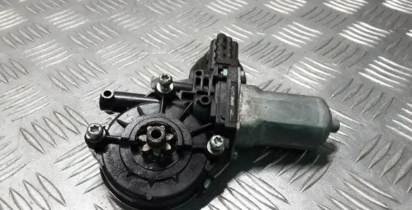 Toyota Land Cruiser (J120) Front door window regulator motor 8572058010 0620401770