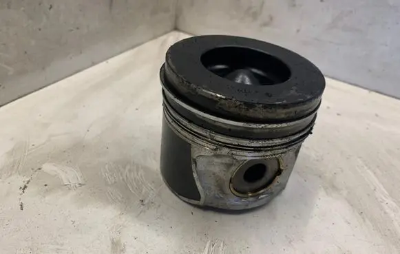 Piston