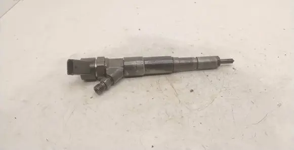 BMW 5 E39 Fuel injector 2354093 0445110029