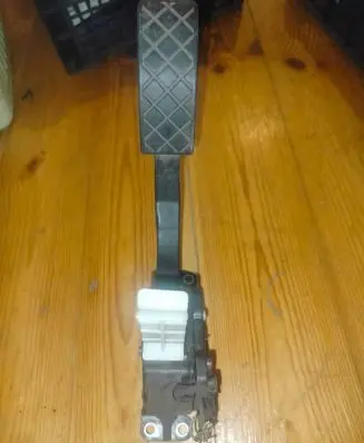 Volkswagen Golf IV Accelerator throttle pedal