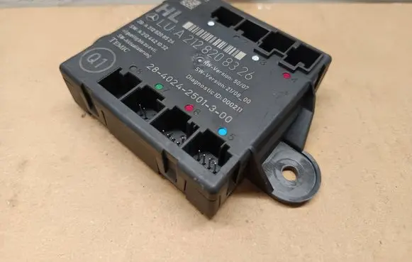 Mercedes-Benz E W212 Door control unit/module A2128208326 A2128208526