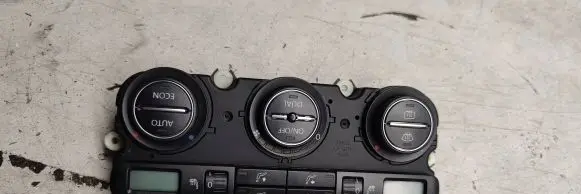 Volkswagen PASSAT B6 Climate control unit