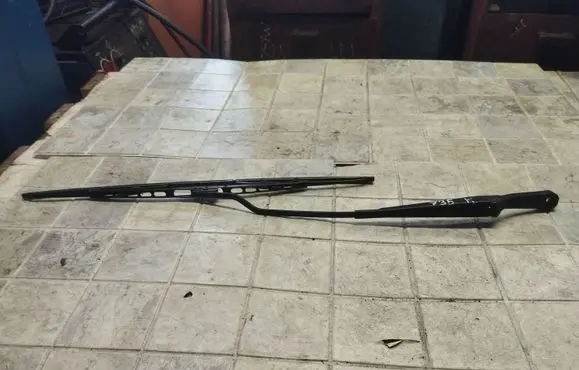 Skoda Superb B5 (3U) Windshield/front glass wiper blade 3B1955409
