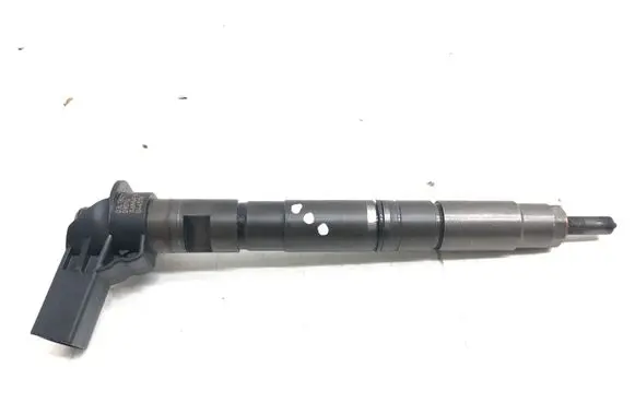 Audi A5 8T 8F Fuel injector 03L130277 090112