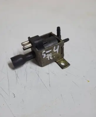Mercedes-Benz E W124 Turbo solenoid valve 0015408697 5694130100