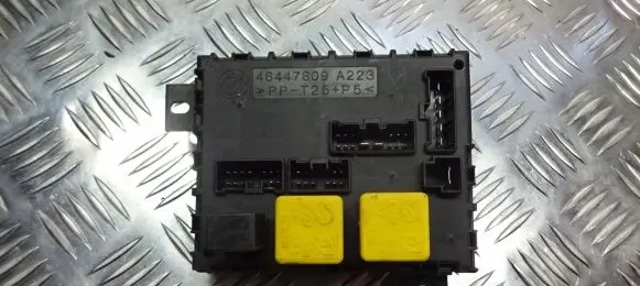 Alfa Romeo 156 Fuse box cover 46447809
