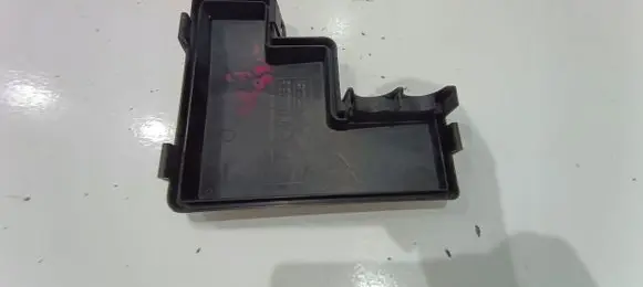 Nissan Qashqai Fuse box cover QAS33