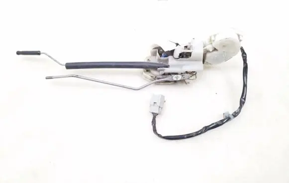 Honda CR-V Front door lock 