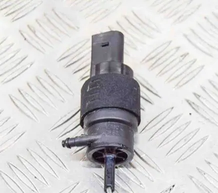Audi A4 S4 B9 8W Windscreen/windshield washer pump 8K5955647