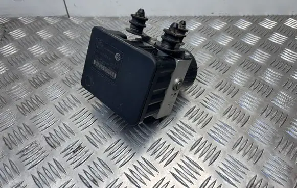 Volkswagen Golf V ABS Pump 1K0907379AC 1K0614517AE