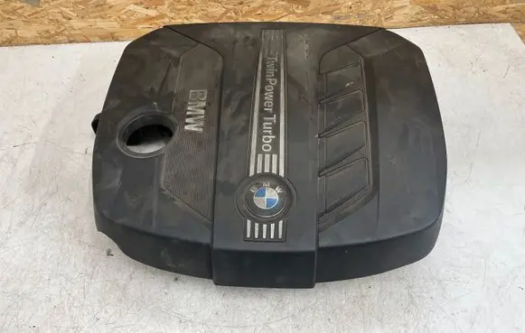 BMW 5 F10 F11 Engine cover (trim) 8510475 11252010