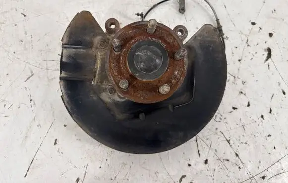 Ford Mustang VI Front wheel hub FR3C3107A