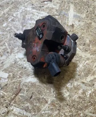 BMW 3 E92 E93 Fuel injection high pressure pump 7798333 0445010146