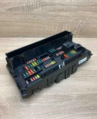 BMW 5 F10 F11 Fuse module 9234421 1670487