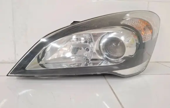KIA Ceed Headlight/headlamp 921021H