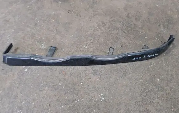Under headlight/headlamp trim