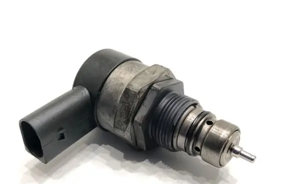 BMW 4 F32 F33 Fuel pressure regulator 0281002949