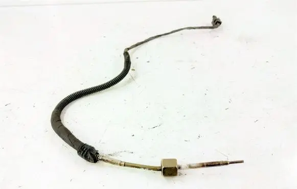 Mercedes-Benz C W205 Lambda probe sensor 0009056002 0009059705