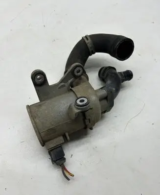 Mercedes-Benz C W205 Water pump A2742000256 A2742002700