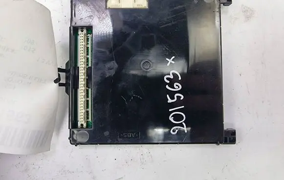 Toyota Auris E180 Fuse module 89221-02480 BSI