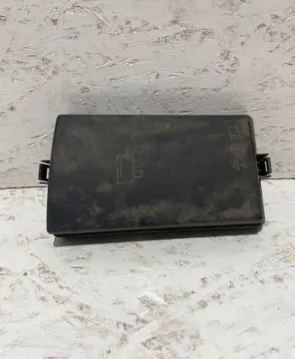 Volkswagen Tiguan Fuse box cover 5Q0937132A