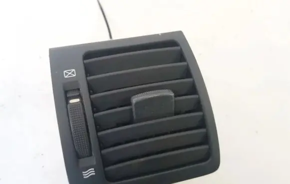 KIA Sorento Dash center air vent grill 974903e000 97490-3e000
