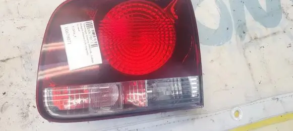 Tailgate rear/tail lights