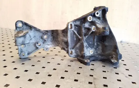 Volvo XC60 Generator/alternator bracket 31316673