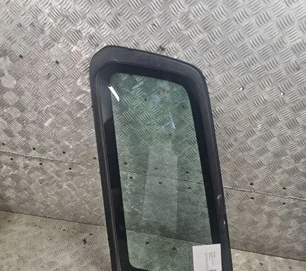 Volvo V70 Rear side window